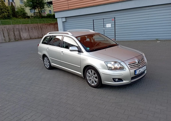Toyota Avensis cena 17900 przebieg: 252123, rok produkcji 2008 z Stary Sącz małe 781